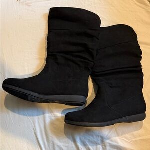 St. John's Bay Black Winter Boots